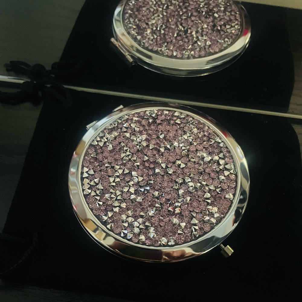 New Compact Mirror with black Pouch - Picture 5 of 16